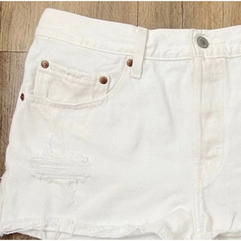 LEVI'S‎ 501 Denim Jean Short in Pearly White Size W30